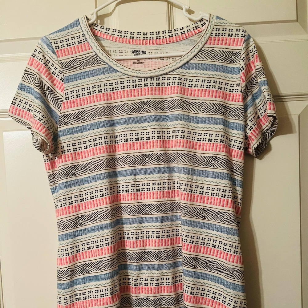 Mossimo supply co. ladies XXL shirt. 40% polyester, 60% cotton!